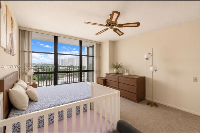 1000 Parkview Dr 715, Hallandale Beach, FL 33009