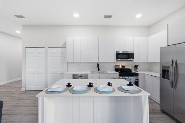 923 MILWAUKEE BOULEVARD, Lehigh Acres, FL 33974