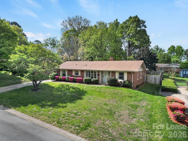 1424 Standish Place, Charlotte, NC 28216