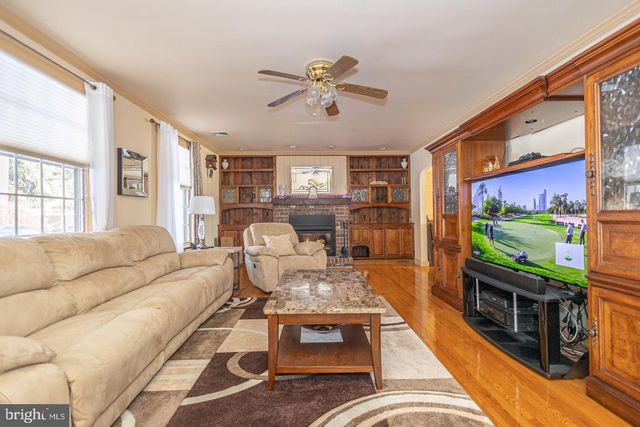 612 DOUBLE WOODS RD, Langhorne, PA 19047