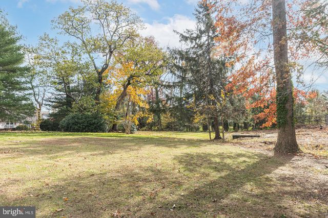 612 DOUBLE WOODS RD, Langhorne, PA 19047