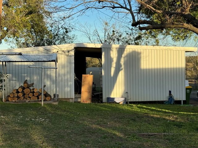 915 Old stephenville road, Hico, TX 76457