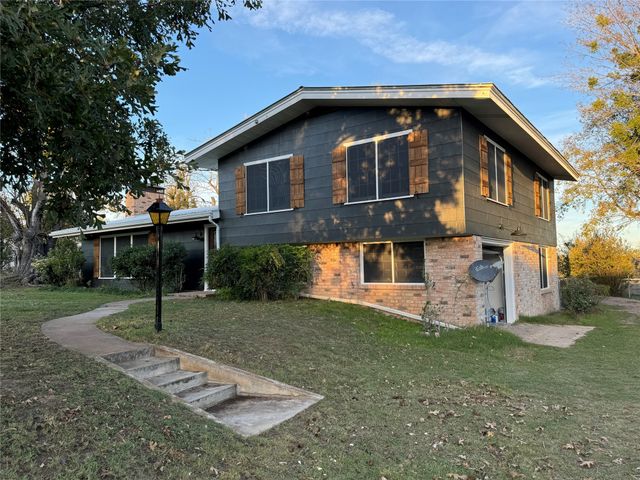 915 Old stephenville road, Hico, TX 76457