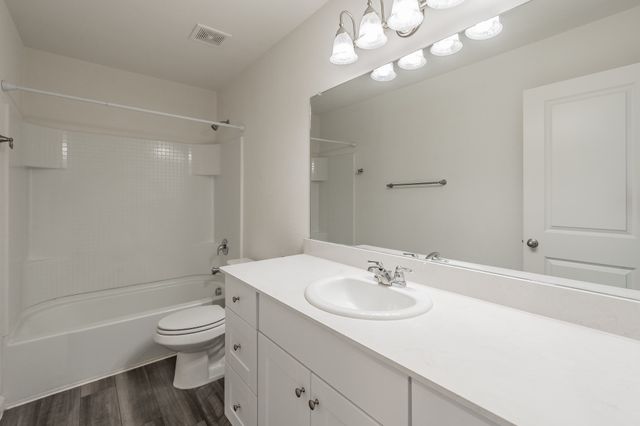 1 Winship Drive, Edgecliff Village, TX 76134