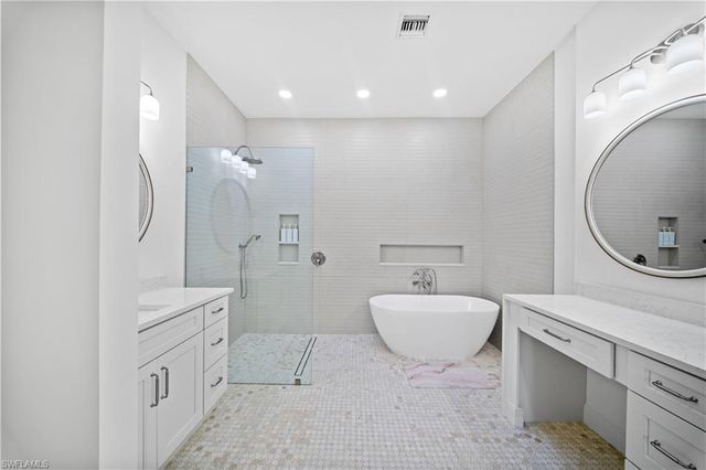 878 Vistana CIR, Naples, FL 34119