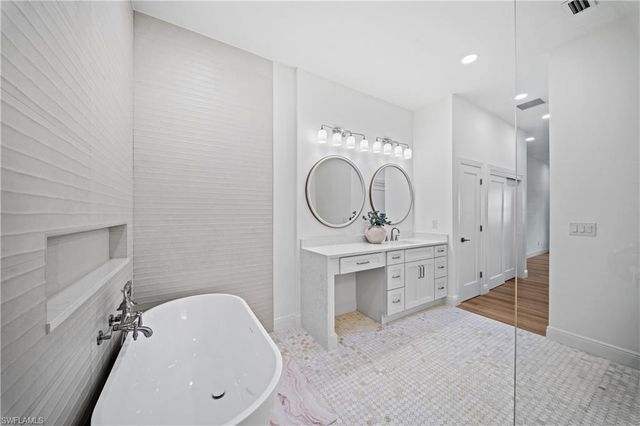 878 Vistana CIR, Naples, FL 34119