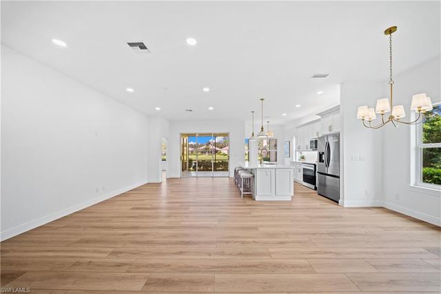 878 Vistana CIR, Naples, FL 34119
