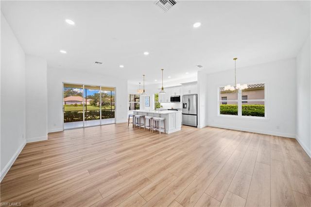 878 Vistana CIR, Naples, FL 34119