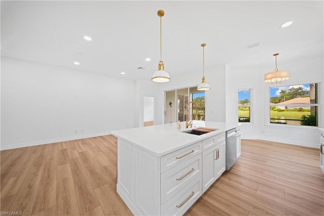 878 Vistana CIR, Naples, FL 34119
