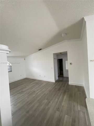 3375 W 76th Street 211, Hialeah, FL 33018