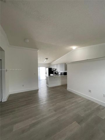 3375 W 76th Street 211, Hialeah, FL 33018