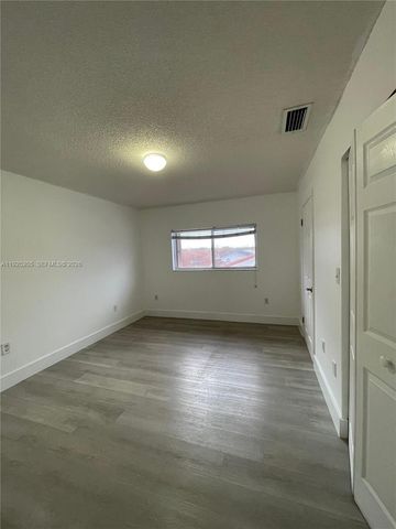 3375 W 76th Street 211, Hialeah, FL 33018