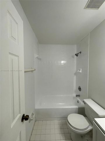 3375 W 76th Street 211, Hialeah, FL 33018