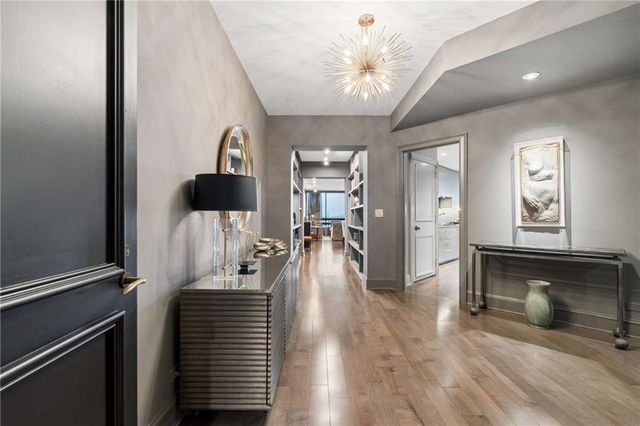 2660 Peachtree Road NW 28F, Atlanta, GA 30305