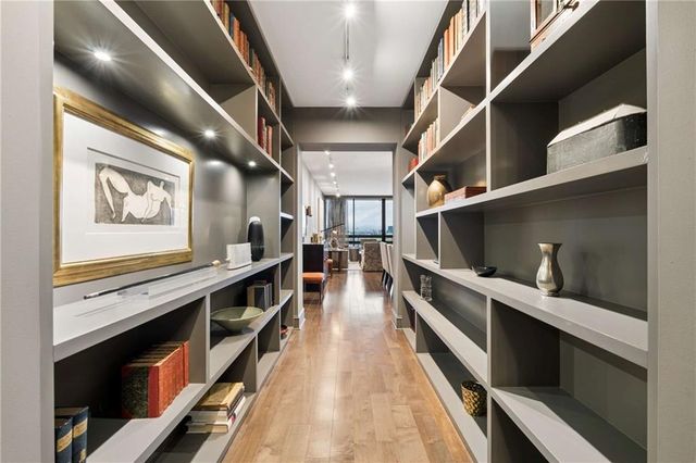 2660 Peachtree Road NW 28F, Atlanta, GA 30305