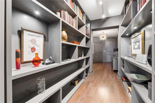 2660 Peachtree Road NW 28F, Atlanta, GA 30305