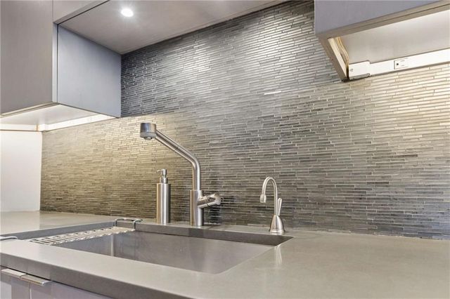 2660 Peachtree Road NW 28F, Atlanta, GA 30305