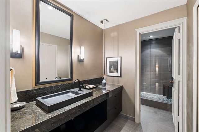 2660 Peachtree Road NW 28F, Atlanta, GA 30305