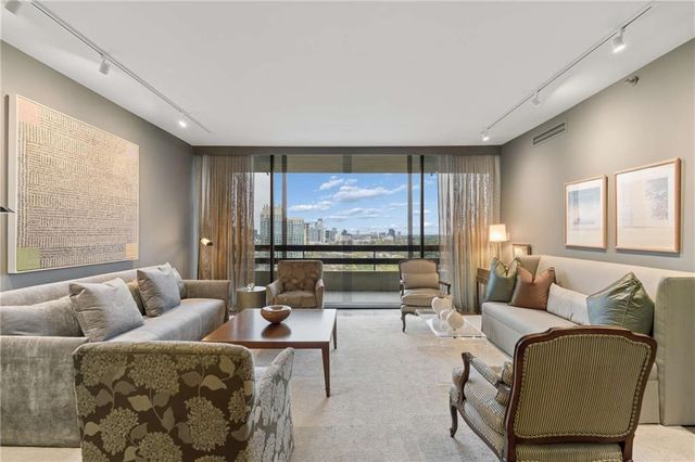 2660 Peachtree Road NW 28F, Atlanta, GA 30305