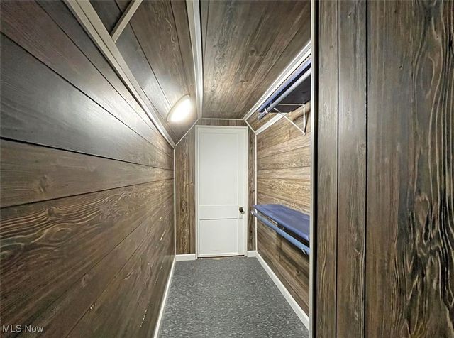 4242 Mccartney Road, Lowellville, OH 44436