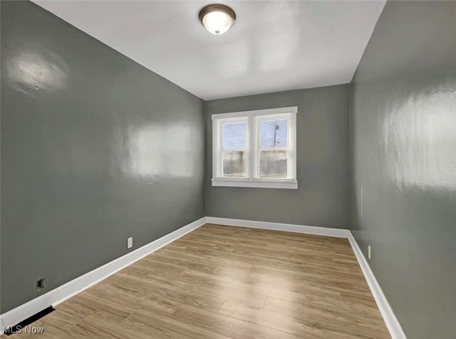 4242 Mccartney Road, Lowellville, OH 44436