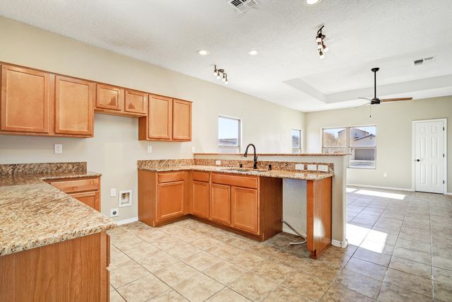 1910 Camino Cancun, Los Lunas, NM 87031