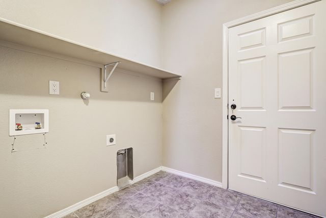 1910 Camino Cancun, Los Lunas, NM 87031