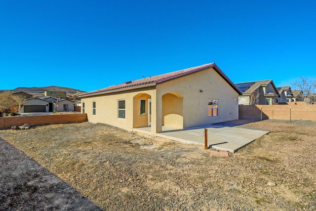 1910 Camino Cancun, Los Lunas, NM 87031