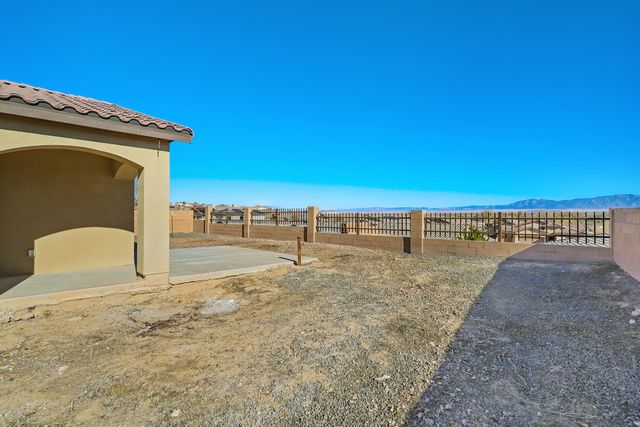 1910 Camino Cancun, Los Lunas, NM 87031