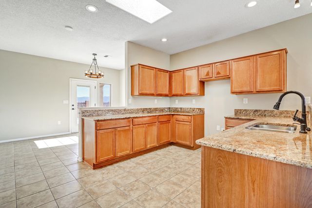 1910 Camino Cancun, Los Lunas, NM 87031