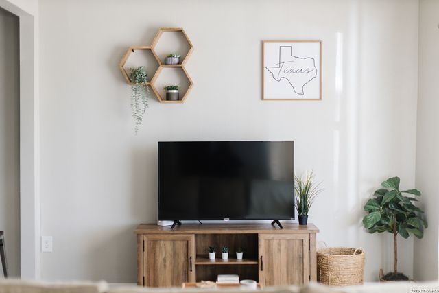 1007 Virginia Blvd, San Antonio, TX 78203