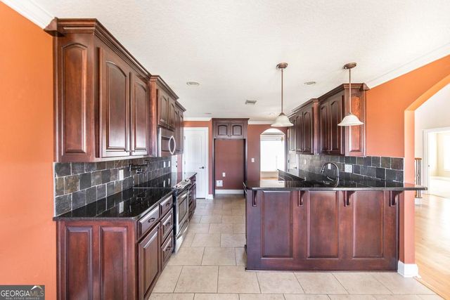 402 Charlotte Drive, Bonaire, GA 31005