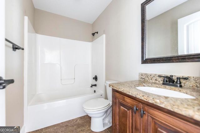 402 Charlotte Drive, Bonaire, GA 31005