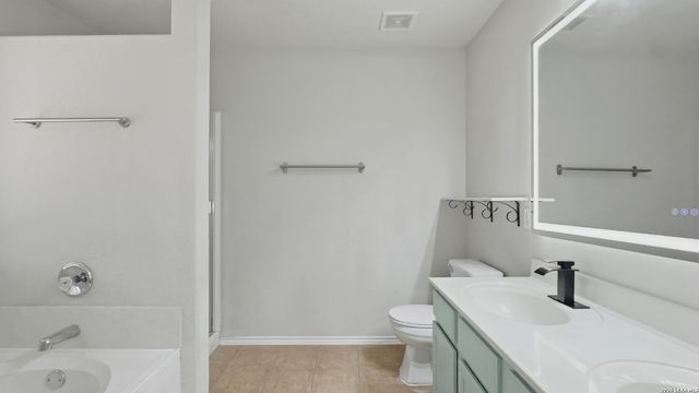 308 LONESTAR GAIT, Selma, TX 78154