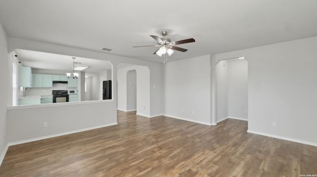 308 LONESTAR GAIT, Selma, TX 78154