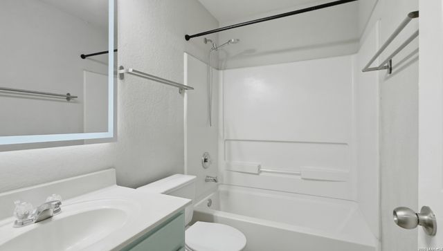 308 LONESTAR GAIT, Selma, TX 78154