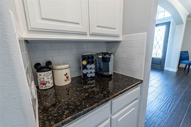 508 Tennington Lane, Shady Shores, TX 76208