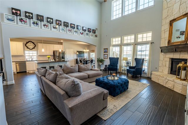 508 Tennington Lane, Shady Shores, TX 76208