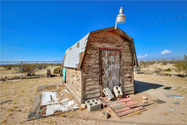 62105 Moon Drive, Joshua Tree, CA 92252