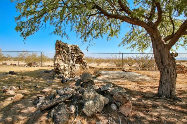 62105 Moon Drive, Joshua Tree, CA 92252