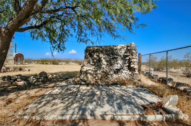 62105 Moon Drive, Joshua Tree, CA 92252