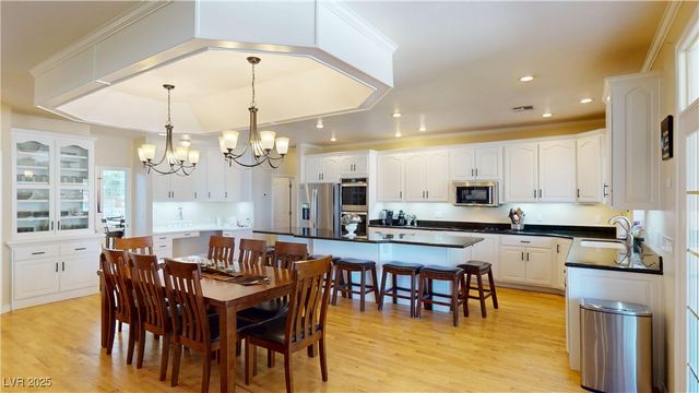 6440 Spanish Garden Court, Las Vegas, NV 89110