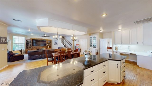 6440 Spanish Garden Court, Las Vegas, NV 89110