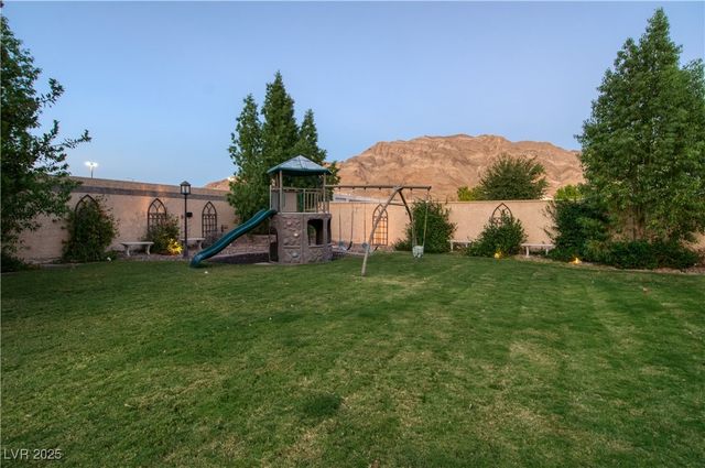 6440 Spanish Garden Court, Las Vegas, NV 89110