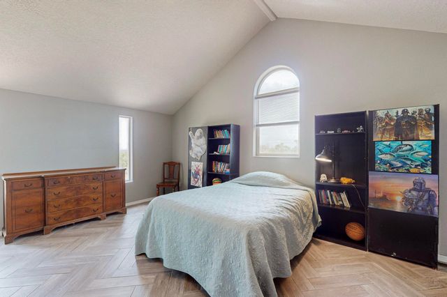 70 Snowflake Trail, Edgewood, NM 87015