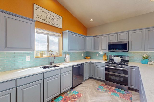 70 Snowflake Trail, Edgewood, NM 87015