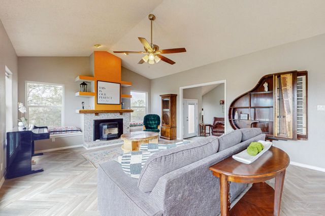 70 Snowflake Trail, Edgewood, NM 87015