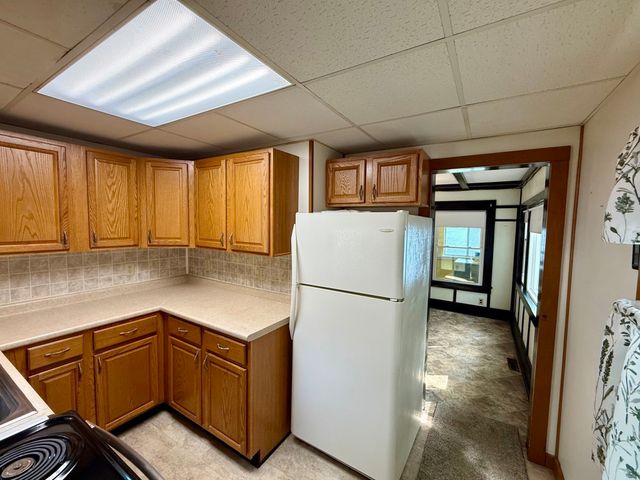 8 Union Rd, Wales, MA 01081