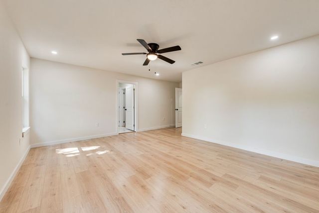 312 Calgary Road, Azle, TX 76020
