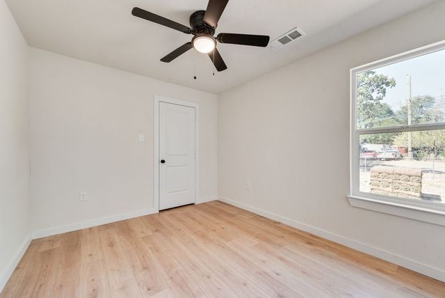 312 Calgary Road, Azle, TX 76020